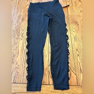 Victoria Secret Incredible Essential 7/8” crop legging size 10